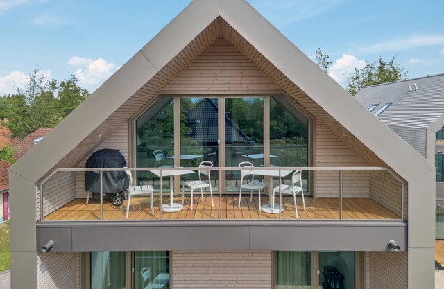 4 bedroom stunning apartment in Tossens