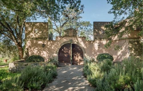 4 Bedroom Stunning Home In Montefiascone