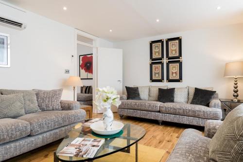 4-bedroom villa in Marble Arch