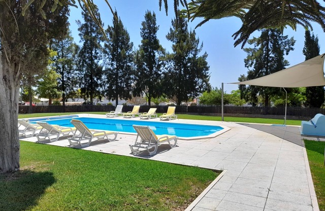 4 bedroom villa with private pool and garden in the center of Tavira