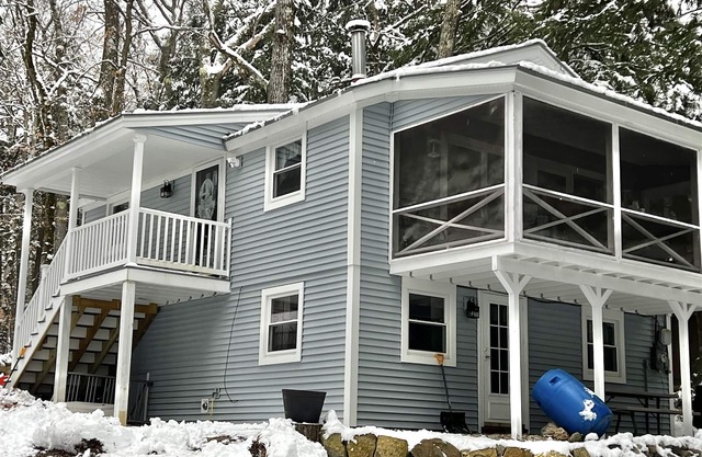 4 bedrooms 2 bath Knights Hill Association