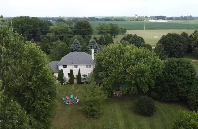 4 BR, 5 acres property, Luxury Home. The perfect place to Relax.