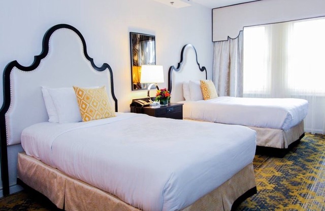 4 Contemporary Charm Rooms, Free Wi-Fi, Near Vibrant D.C. Cultural Scene