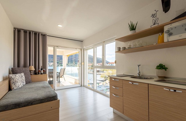 4* Holidays Roko, Modern Apartments, Swimming Pool, on-site Restaurant, Sea View