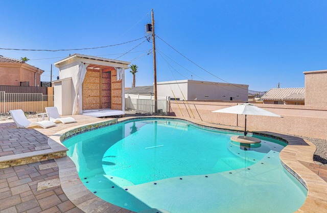 4 Mi to Beach & Boat Ramp: Lake Havasu City Abode!