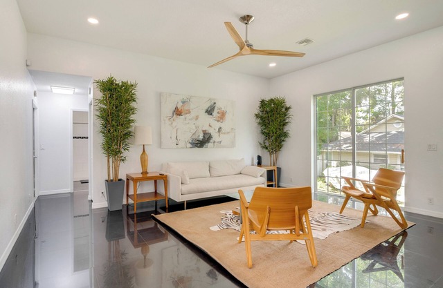 4 Mi to Equestrian Center! Modern Ocala Home