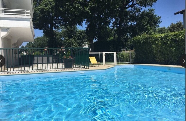 4-person apartment in residence with pool near beach
