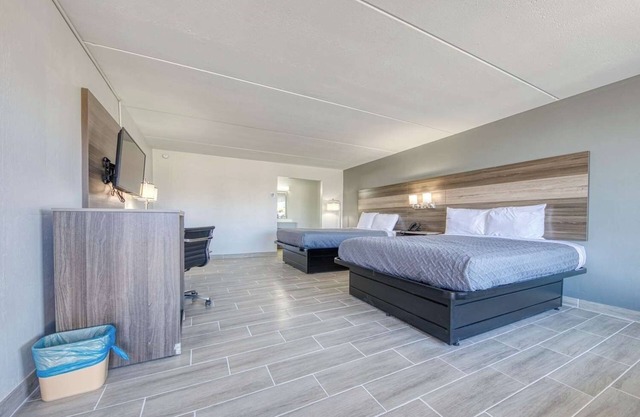 4 Relaxing Rooms w/Pool, Free Breakfast, Near Cumberland Falls & Local Trails