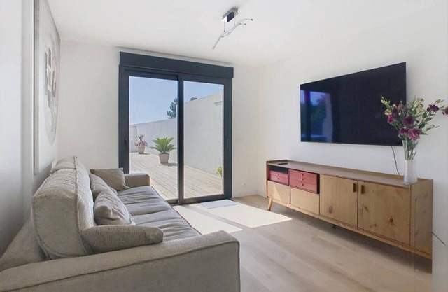 4-room house with pool