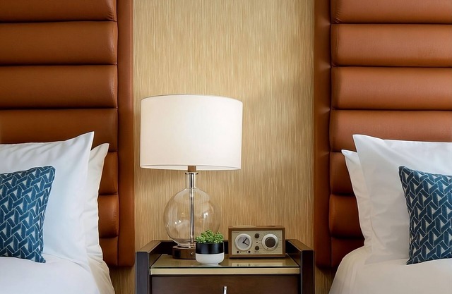 4 Spacious Units w/Sweeping City Views in Dossier Portland! Valet Parking