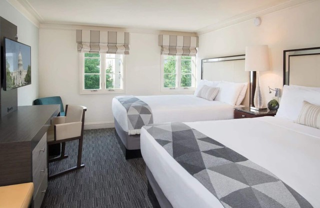 4 Superior Rooms at The Normandy Hotel, Near National Gallery of Art!