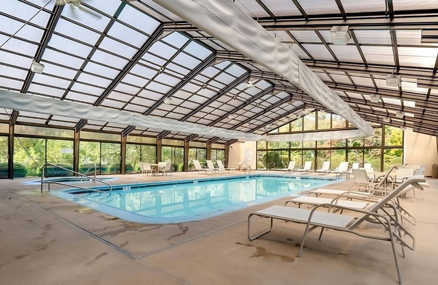 4 Villas | Kitchen | Outdoor Terrace | Indoor Pool | Free Parking