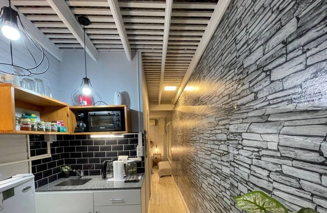 40 min from the Airport / modern apt in Banfield!