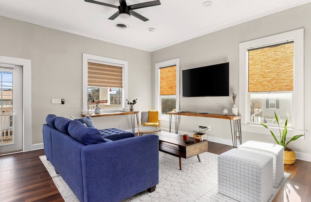 40% Monthly Discount 1920s Charm Steps from the Pearl & River Walk