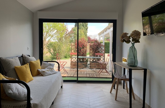 40m2 accommodation with communal swimming pool