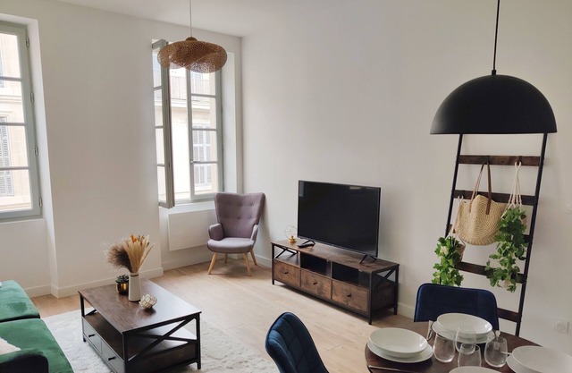 42m² Totalement Rénové Dans le Cœur de Marseille!