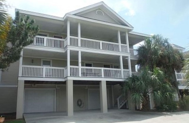 476 Tarpon - Ocean Front - Full Time Beach