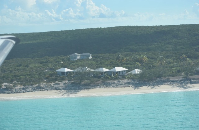 4acres ON Tar Bay Beach 4 bedroom pool hot tub gym 3.5 baths 3+3outdoor showers