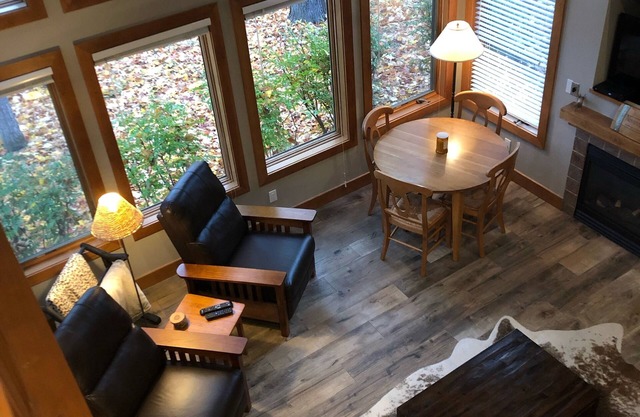 4B/4B TRUE SKI-IN/SKI-OUT Slopeside Condo @ Disciples Ridge - Fully Renovated