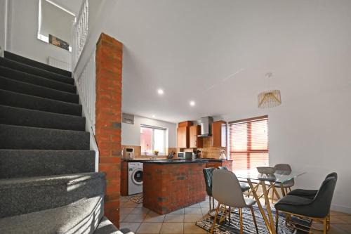 4Bed House MK