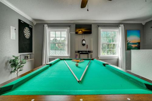 4BR Family Getaway Game Room 2mi to Wabaso Beach