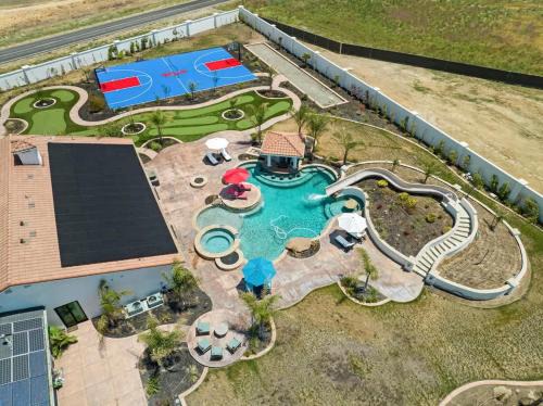 4BR LUXURY ENTERTAINMENT OASIS