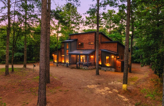 4BR | Secluded | Foosball, Arcade, Kid Friendly!