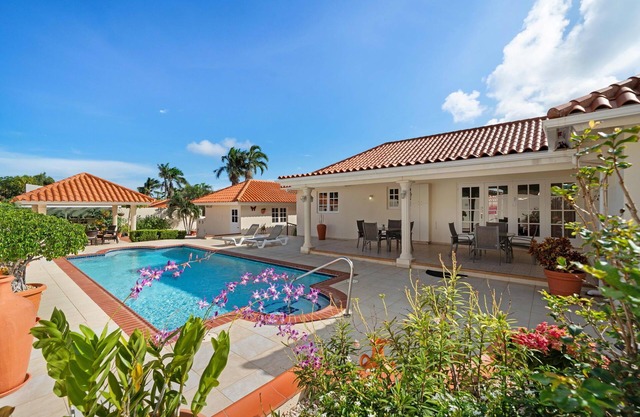 4BR With Private Pool *NEAR BABY BEACH*