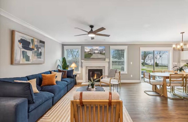 4mins DT Hot tub+ Fire Pit Game Room