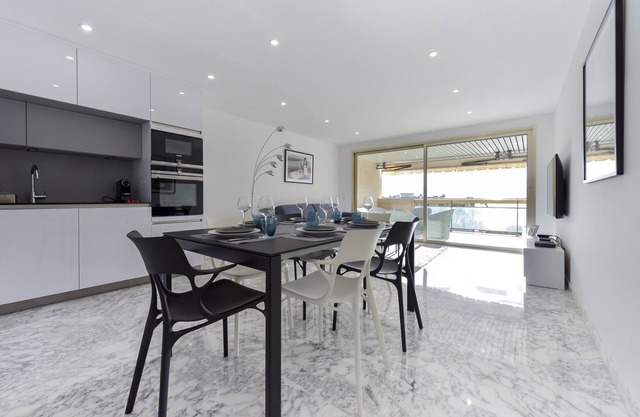 4P Apartment with Terrace, Sea View, and Pool