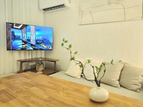 #4u스테이 #가족 친구 최대 7명 #Beamprojector #홍대,강남,잠실 30 minutes
