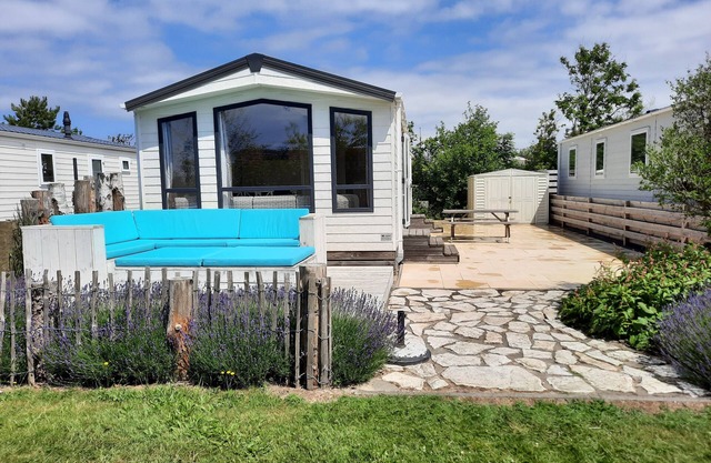 5. Beachhouse, 1km from Sea, Swimming Pool, Playground, Camping