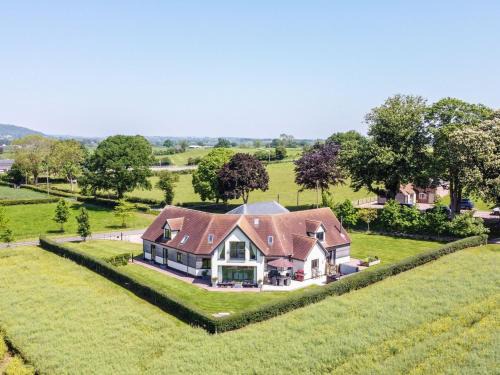 5 Bed in Madley 78646