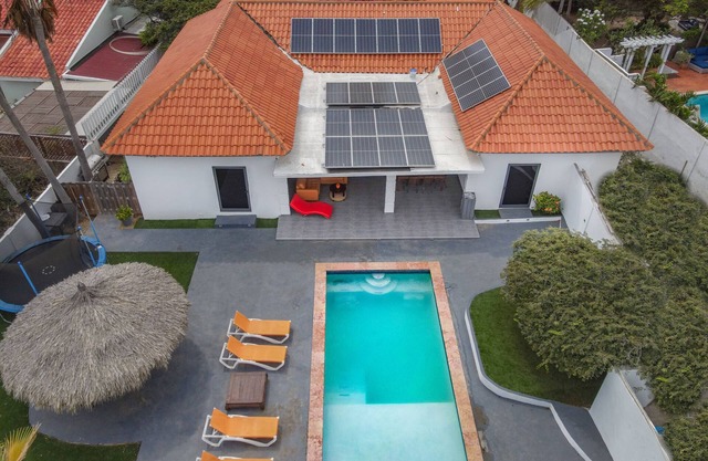 5 bedr Home in Aruba Santa Cruz With Pool
