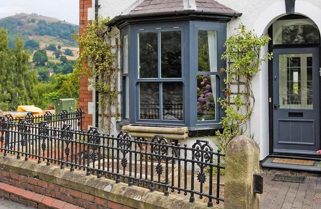 5 bedroom accommodation in Llangollen