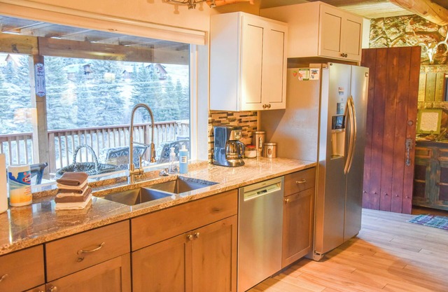 5 bedroom accommodation in Red River