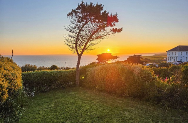 5 bedroom accommodation in Mullion