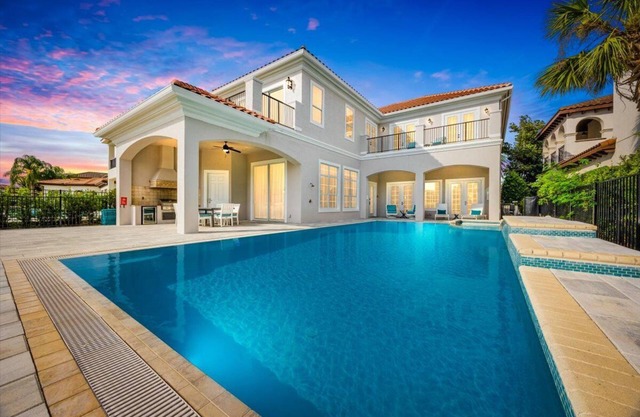 5 Bedroom Beverly Hills 5300 sq ft in Reunion, Huge Pool, Reunion Amenities!
