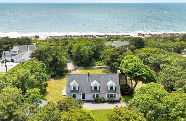 5-Bedroom Cape Cod Retreat on Scraggy Neck