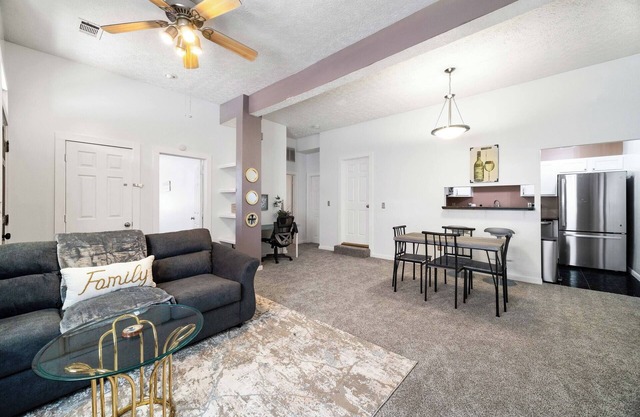 5-bedroom Duplec in Collins, amazing Columbus
