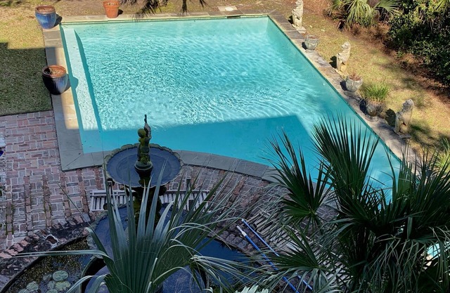 5 Bedroom, Historic Sullivan’s Island , Pool, 1 Block to the Beach!
