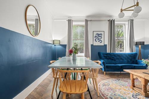 5-Bedroom Home in Central London Sleeps 14