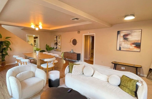 5-bedroom Luxury house with AC 9 miles east of downtown LA