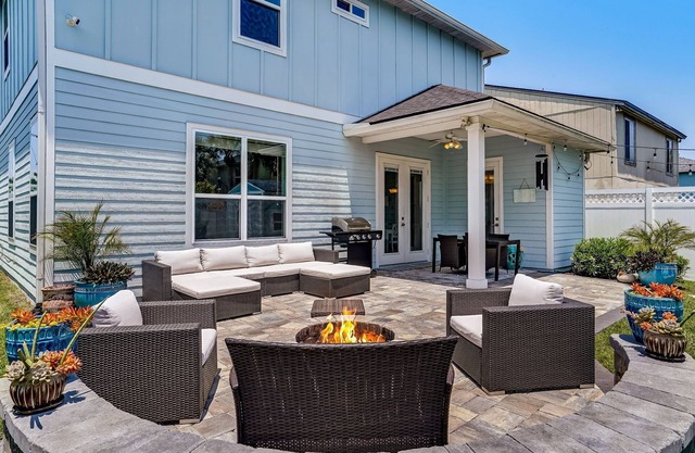 5 BR luxury Beach house 5 min walk to beach
