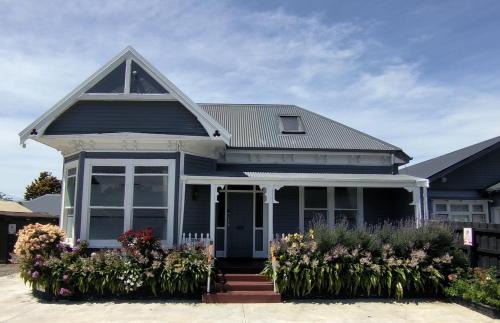 5 Large Bedroom Villas Suitable for 10People (CBD)