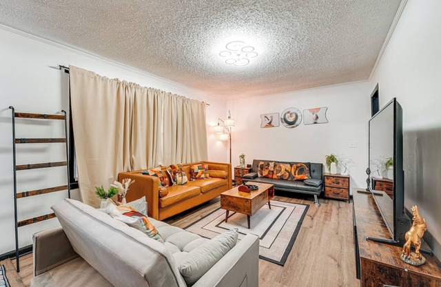 5 Mi to Town: Pet-Friendly Retreat in Marietta!