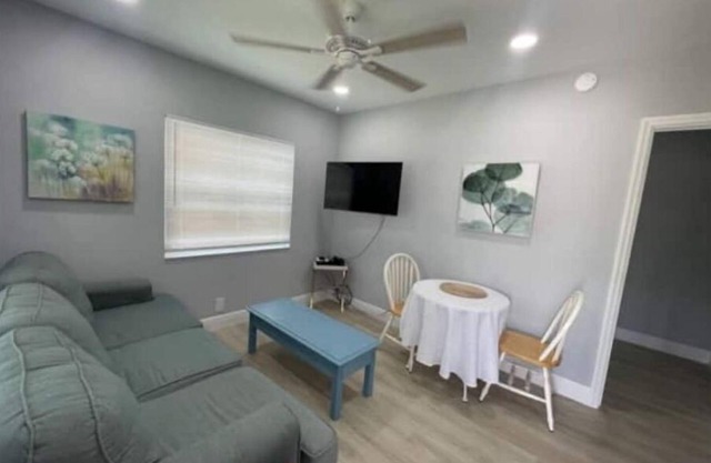 5 Min Walk-Beach, Surfing, Prime Location, Wi-Fi