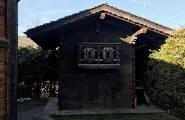 5 minutes from the ski slopes, lovely wooden mazot for unforgettable moments.