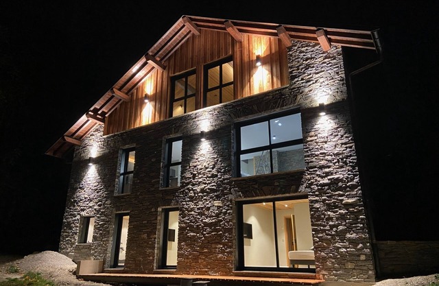 5 minutes from the start of the slopes - CONFIDENTIAL CHALET - 12 people - 5 bedrooms -