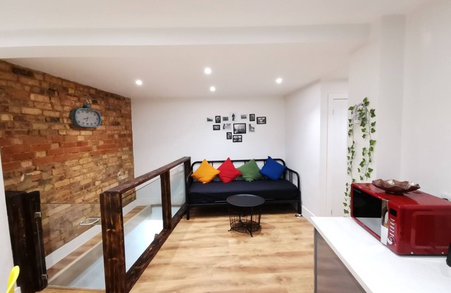 5 sleeps with kids play area and travel cot